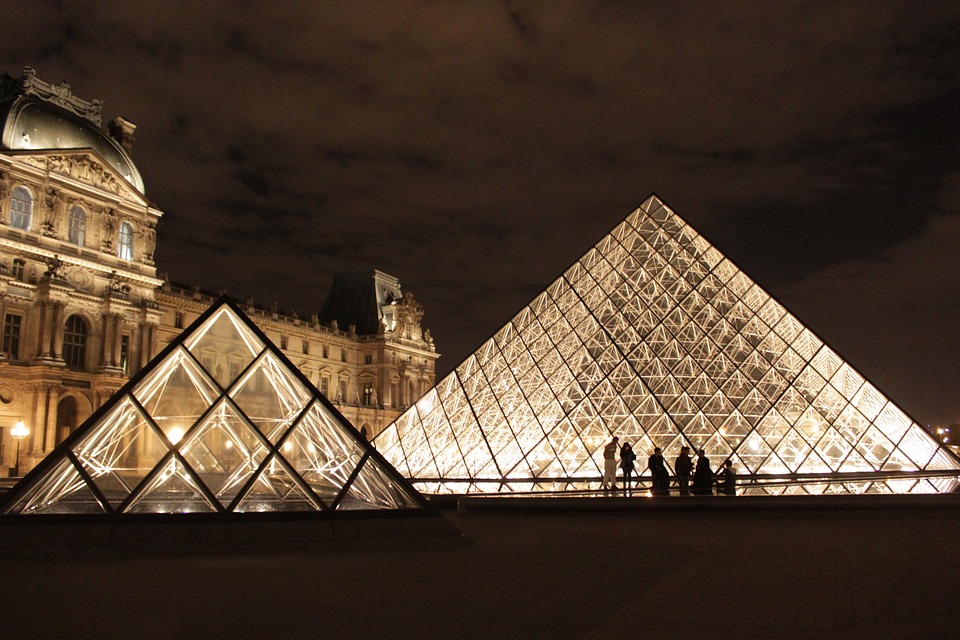 Photo of the Louvre of Paris 